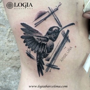 tatuaje-tradicional-colibri-dorsal-logia-barcelona-arse     